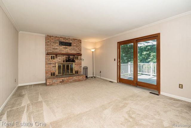 1377 Barneswood Lane, Rochester Hills, MI 48306