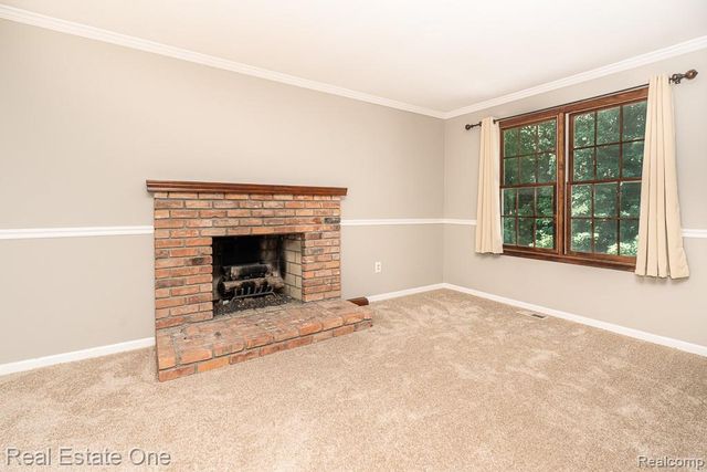 1377 Barneswood Lane, Rochester Hills, MI 48306