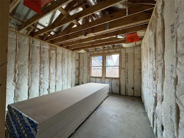 327 Willow Heights DR, Hutto, TX 78634