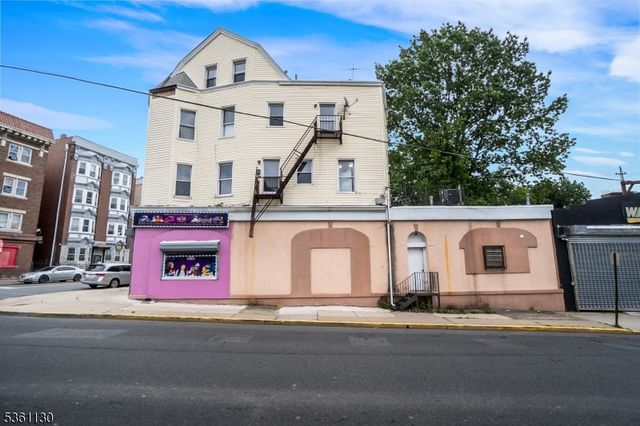 101 Eaton Pl, East Orange City, NJ 07017