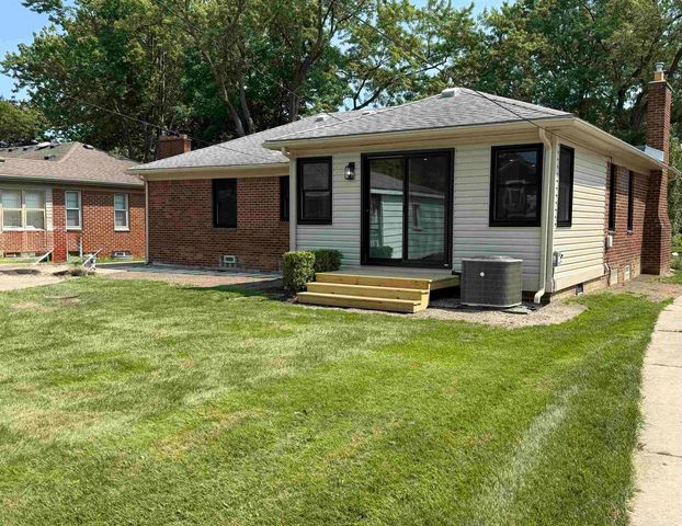 13128 Talbot Avenue, Huntington Woods, MI 48070