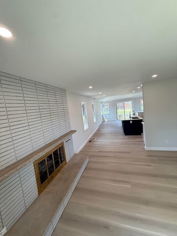 13128 Talbot Avenue, Huntington Woods, MI 48070
