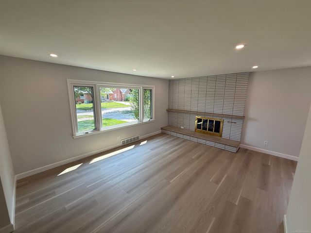 13128 Talbot Avenue, Huntington Woods, MI 48070