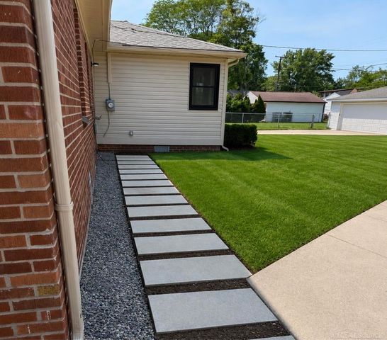 13128 Talbot Avenue, Huntington Woods, MI 48070