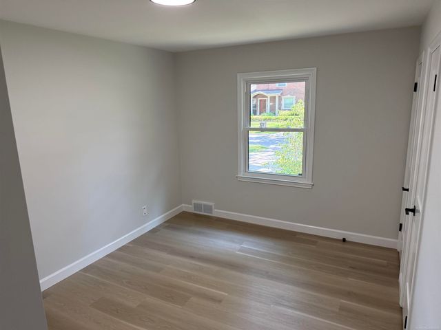 13128 Talbot Avenue, Huntington Woods, MI 48070