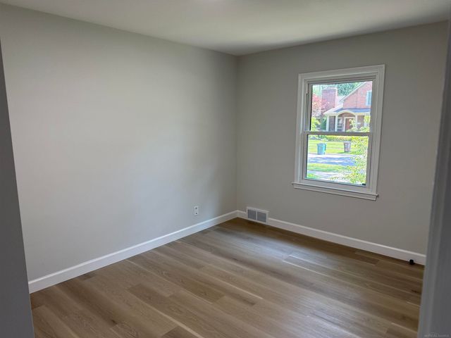 13128 Talbot Avenue, Huntington Woods, MI 48070