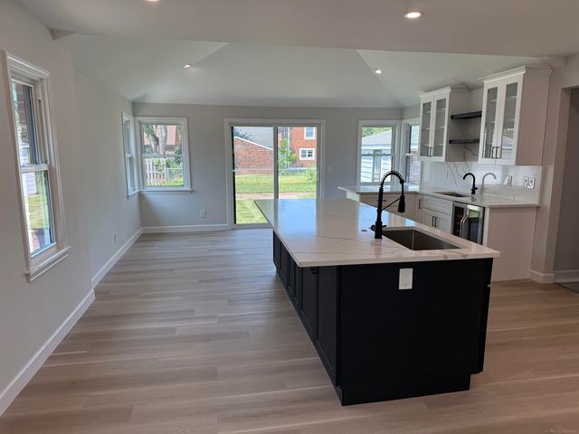 13128 Talbot Avenue, Huntington Woods, MI 48070