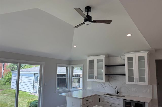 13128 Talbot Avenue, Huntington Woods, MI 48070