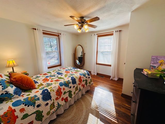 41 Kerry Dr, Springfield, MA 01118