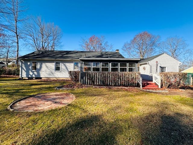 41 Kerry Dr, Springfield, MA 01118