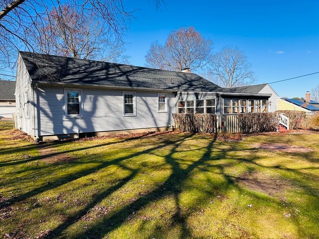 41 Kerry Dr, Springfield, MA 01118