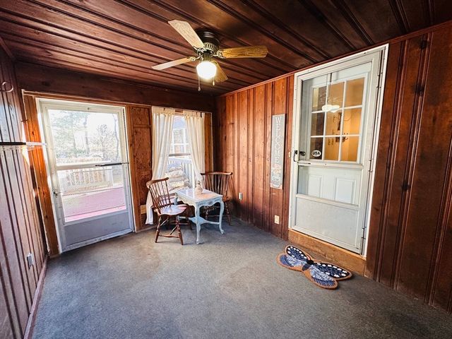 41 Kerry Dr, Springfield, MA 01118