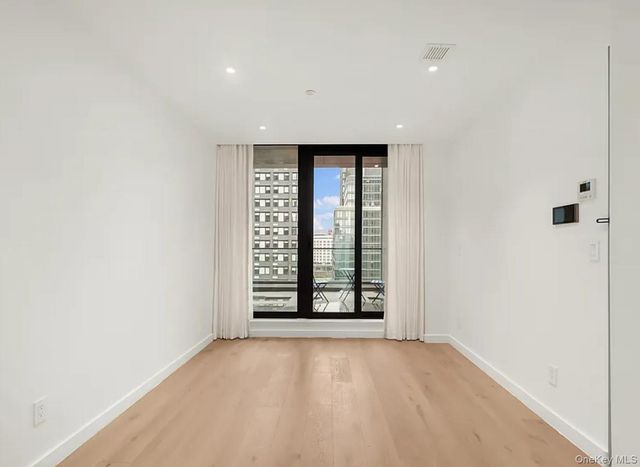 4262 Hunter Street 10A, Long Island City, NY 11101