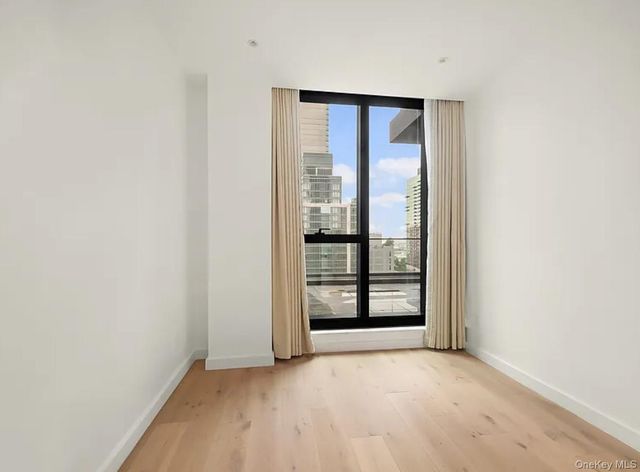 4262 Hunter Street 10A, Long Island City, NY 11101