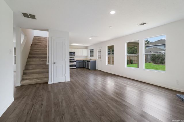 7827 Oakdale Park, San Antonio, TX 78254