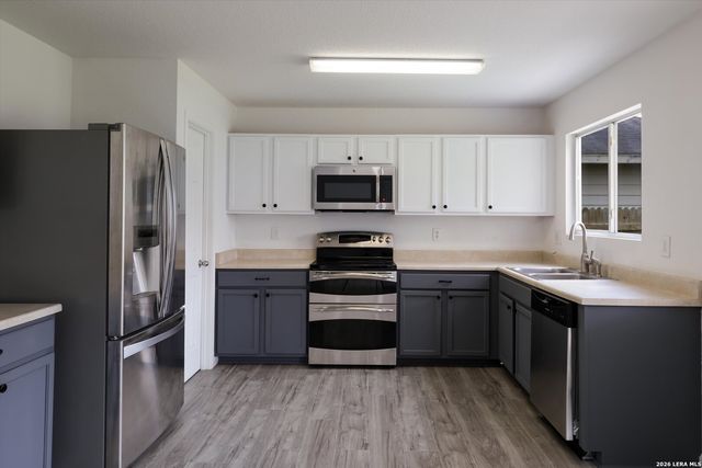7827 Oakdale Park, San Antonio, TX 78254