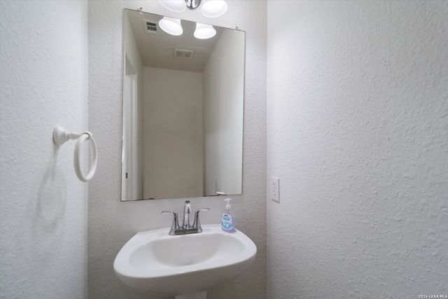 7827 Oakdale Park, San Antonio, TX 78254