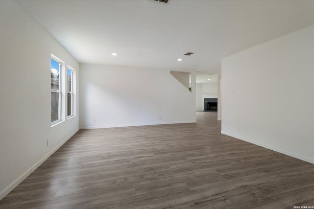 7827 Oakdale Park, San Antonio, TX 78254