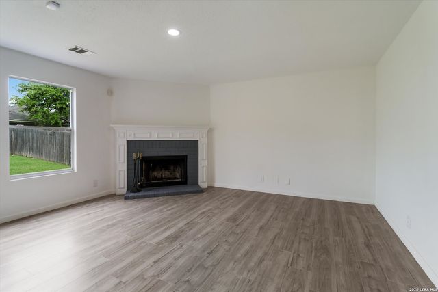 7827 Oakdale Park, San Antonio, TX 78254