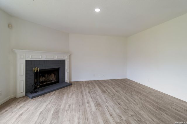 7827 Oakdale Park, San Antonio, TX 78254