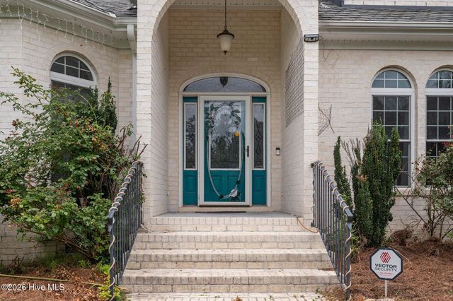 414 Crown Drive, Washington, NC 27889