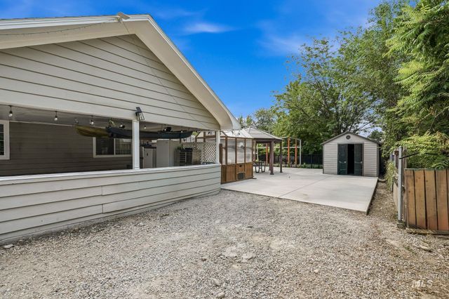 17063 N Midsummers Ln, Nampa, ID 83687