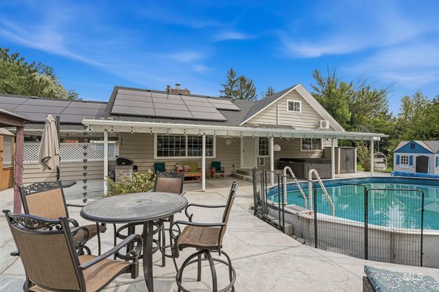 17063 N Midsummers Ln, Nampa, ID 83687