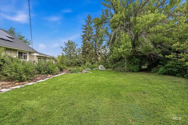 17063 N Midsummers Ln, Nampa, ID 83687