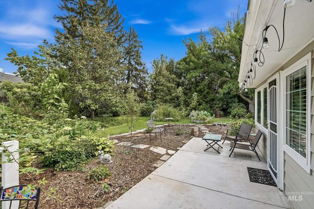 17063 N Midsummers Ln, Nampa, ID 83687