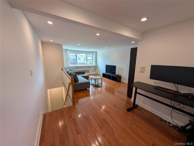 15048 Jewel Avenue 70B, Flushing, NY 11367