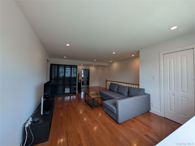 15048 Jewel Avenue 70B, Flushing, NY 11367