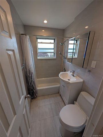 15048 Jewel Avenue 70B, Flushing, NY 11367