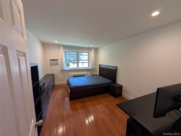 15048 Jewel Avenue 70B, Flushing, NY 11367