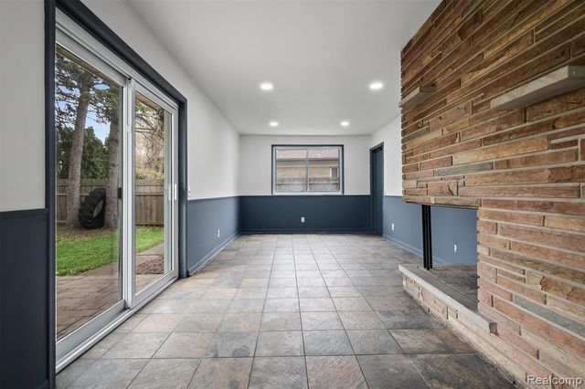 11215 Chippewa Drive, Warren, MI 48093