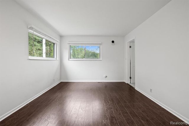 11215 Chippewa Drive, Warren, MI 48093