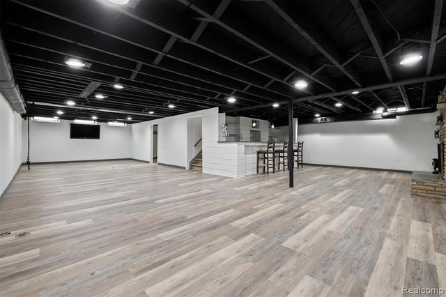 11215 Chippewa Drive, Warren, MI 48093