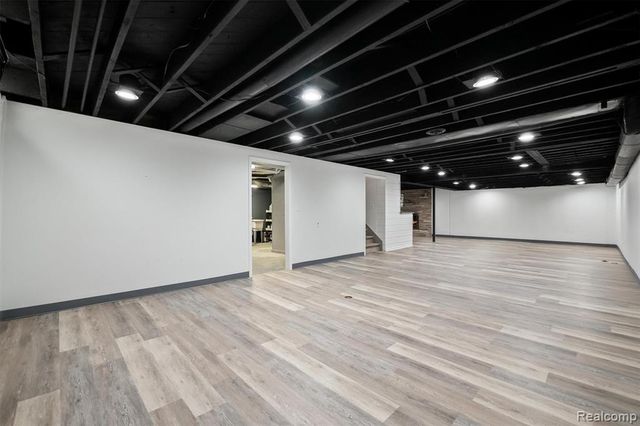 11215 Chippewa Drive, Warren, MI 48093