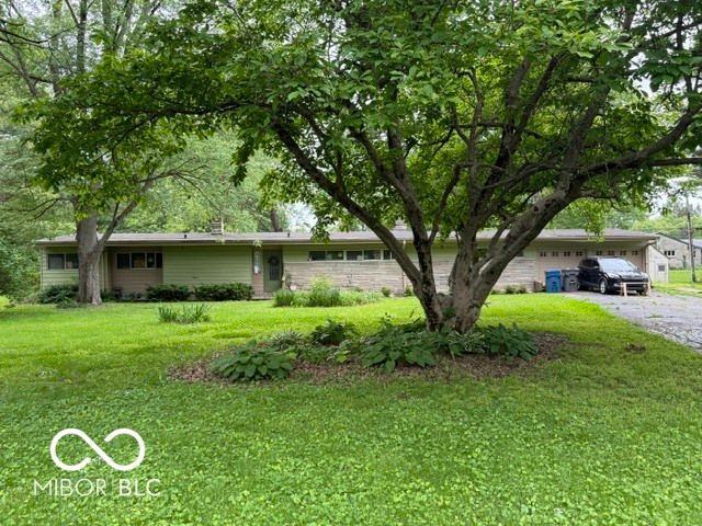 8625 Rosewood Lane, Indianapolis, IN 46240