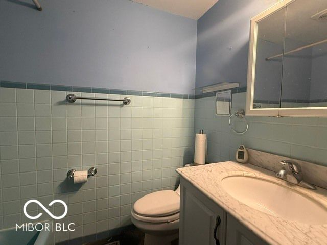 8625 Rosewood Lane, Indianapolis, IN 46240
