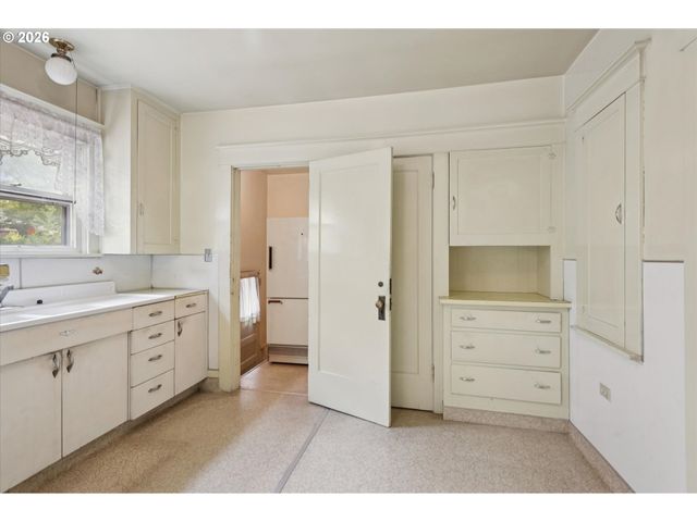 2314 Se GRANT St, Portland, OR 97214