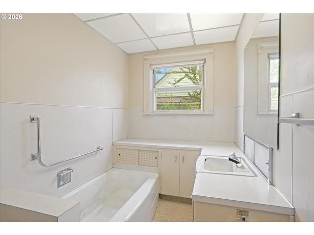 2314 Se GRANT St, Portland, OR 97214