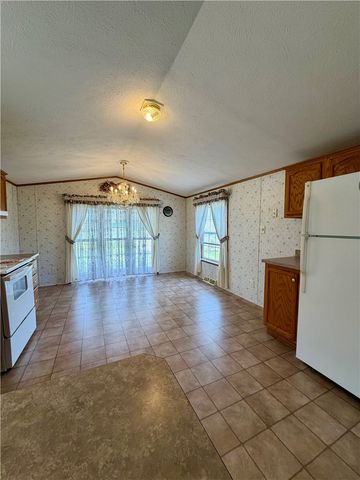 450 Old Scales Rd, South Franklin, PA 15301