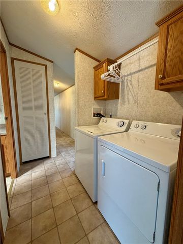 450 Old Scales Rd, South Franklin, PA 15301