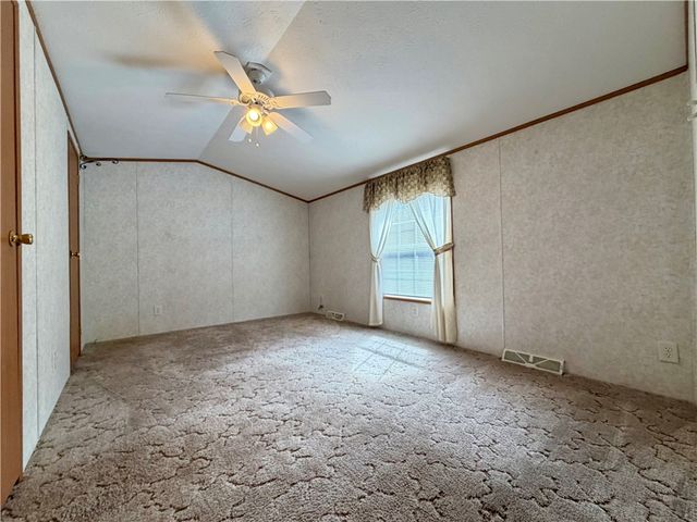450 Old Scales Rd, South Franklin, PA 15301