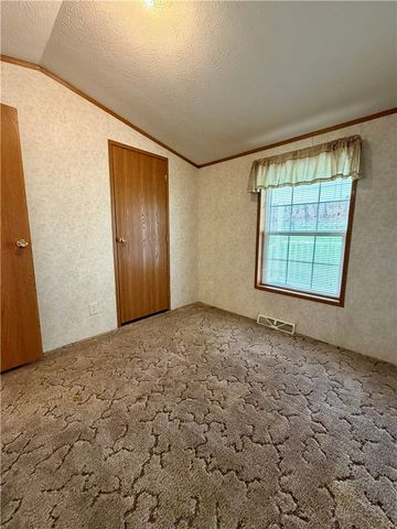 450 Old Scales Rd, South Franklin, PA 15301