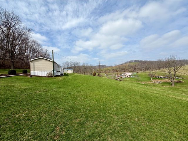 450 Old Scales Rd, South Franklin, PA 15301