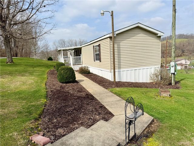 450 Old Scales Rd, South Franklin, PA 15301