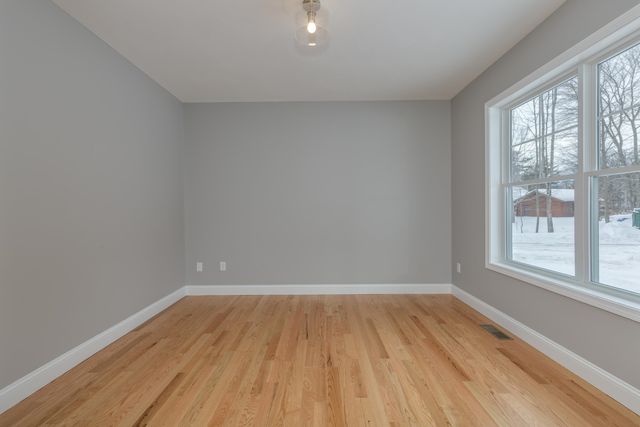 821 Cross Country Road, Pembroke, NH 03275