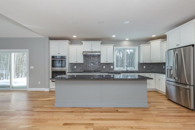 821 Cross Country Road, Pembroke, NH 03275