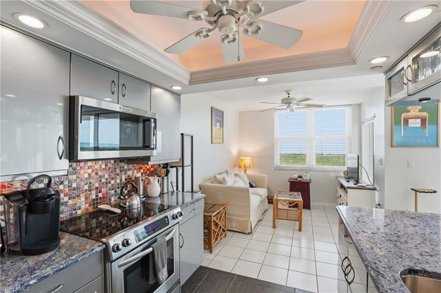 6101 Pelican Bay BLVD # 805, Naples, FL 34108